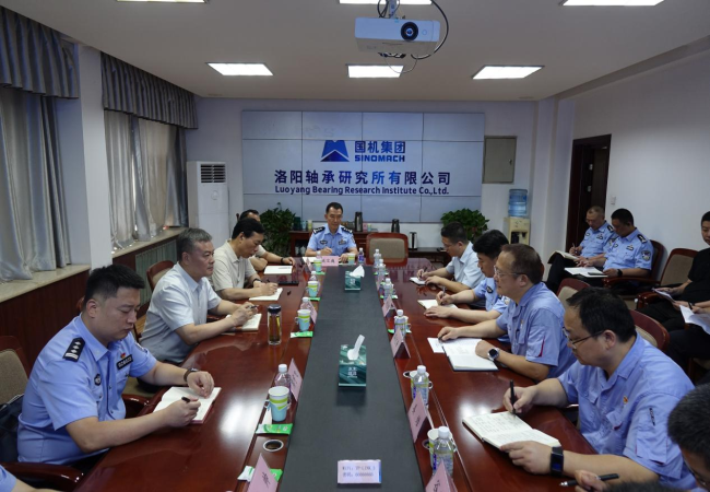 洛陽市副市長、公安局局長楚國劍到軸研所調研