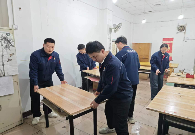 傳承雷鋒精神，勇于奉獻擔當